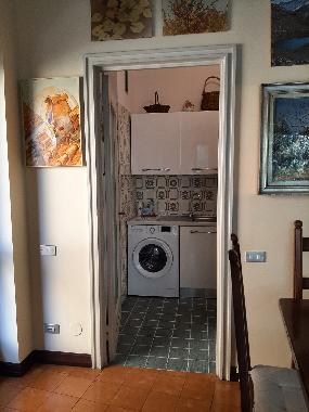 cucina - vista dal soggiorno