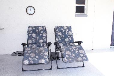 Verry comfortable louncher - they make it difficult not to sleep