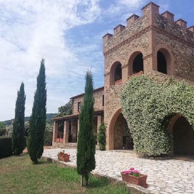 Hotel in Suvereto (Livorno) or holiday homes and vacation rentals