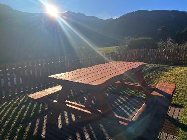 Grill/Picnic and garden area with mountain views
